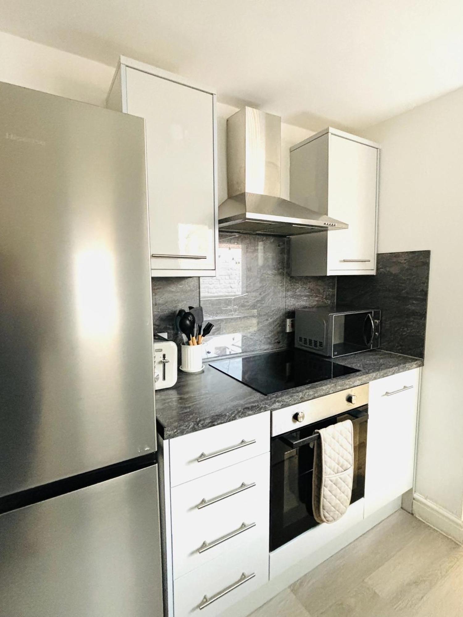 Holiday home Stylish 3br House Near Football Club