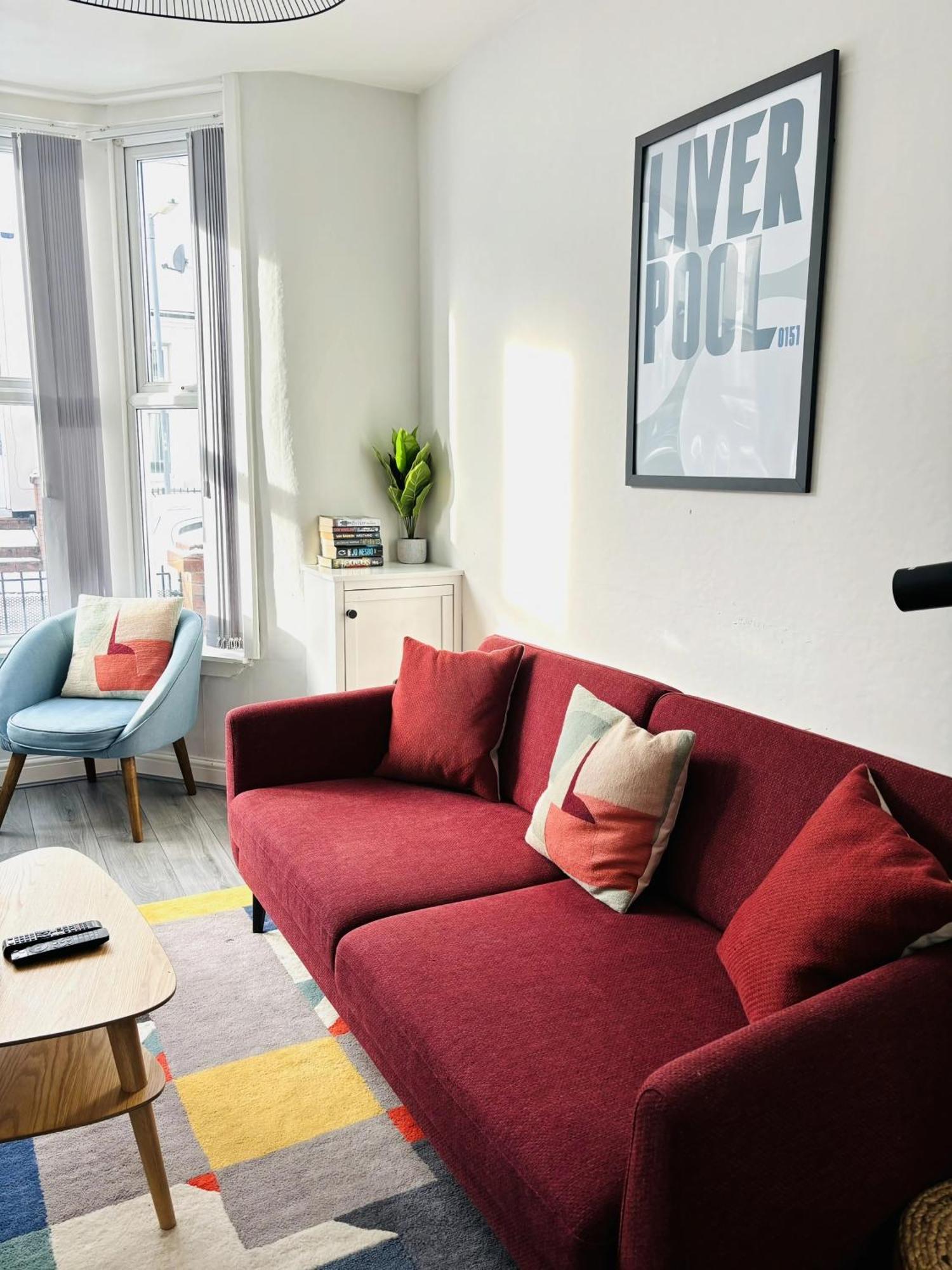 Stylish 3br House Near Football Club