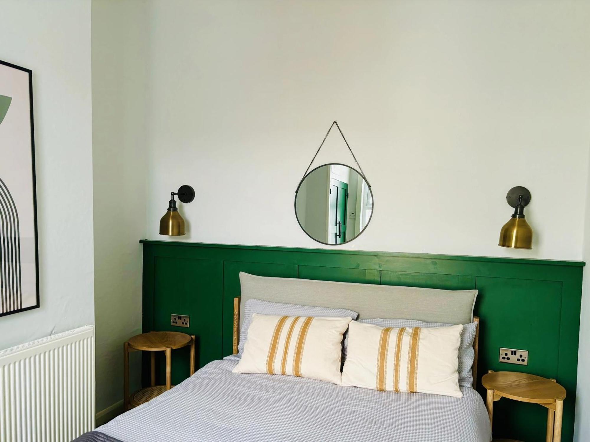 Stylish 3br House Near Football Club *